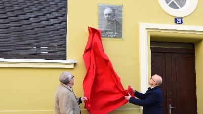 U rodnoj kući otkrivena spomen-ploča Slobodanu Jovanoviću